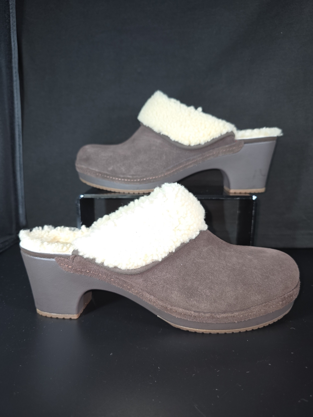 Crocs NWOB Sarah Dual Comfort Brown Suede Faux Fur Lined Heeled Clogs Women’s 9 - Picture 4 of 8